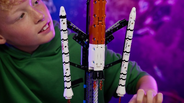 LEGO Technic NASA Artemis Uzay Fırlatma Sistemi Roketi 42221 – 9